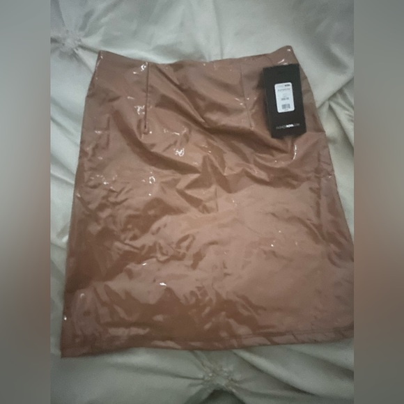 FASHION NOVA plastic mini skirt nude size XS - Picture 2 of 5